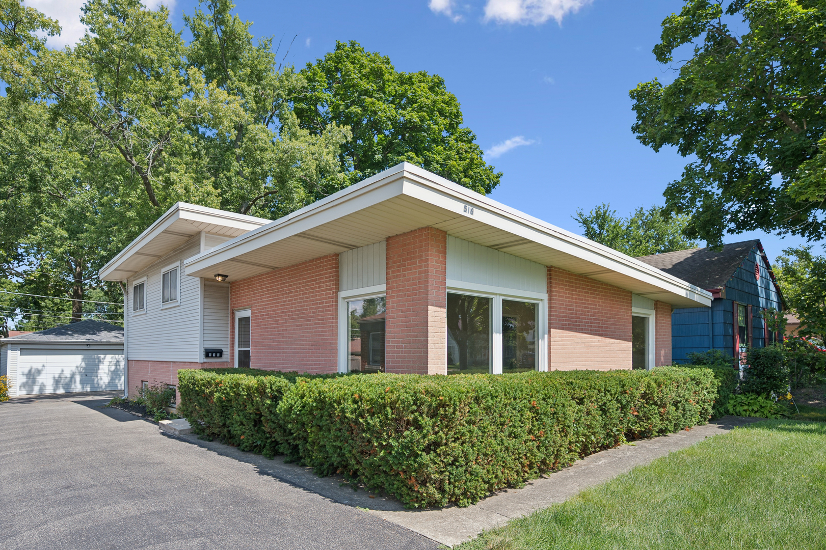 516 Hermitage Drive Property Photo 1