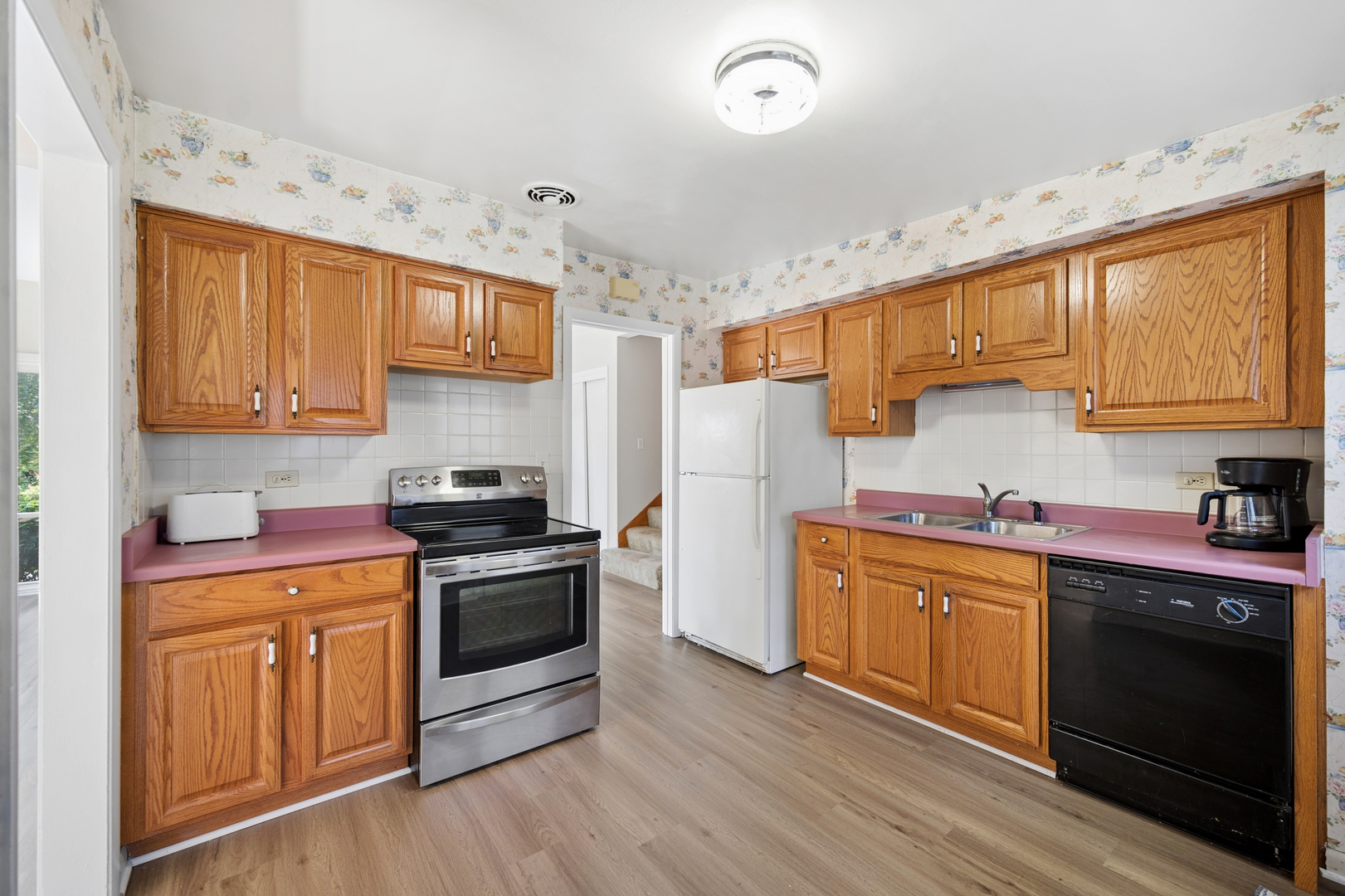 516 Hermitage Drive Property Photo 6