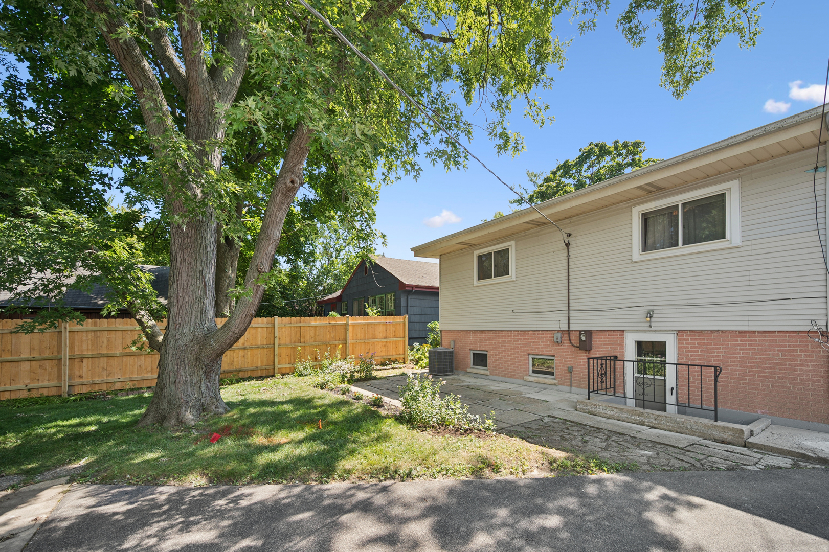 516 Hermitage Drive Property Photo 14