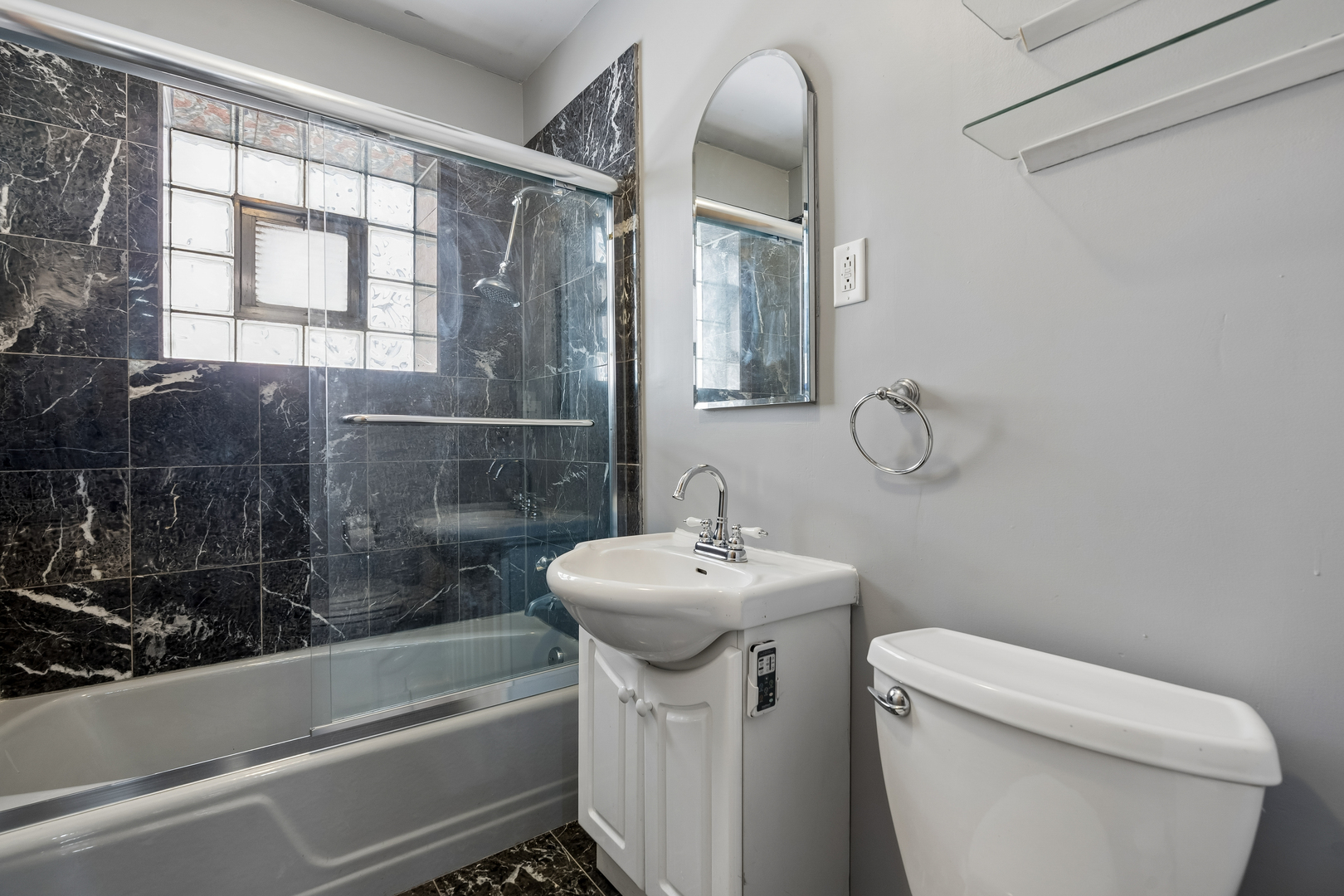 409 Lathrop Avenue 1b Property Photo 12