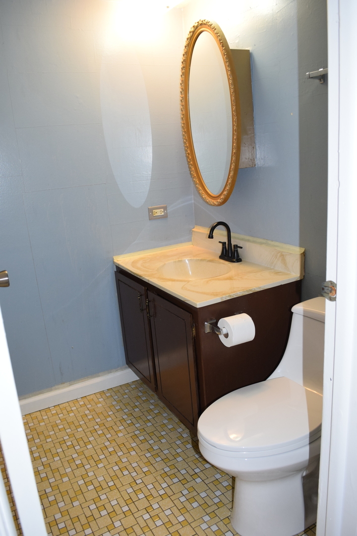 14030 Laramie Avenue 1707 Property Photo 31