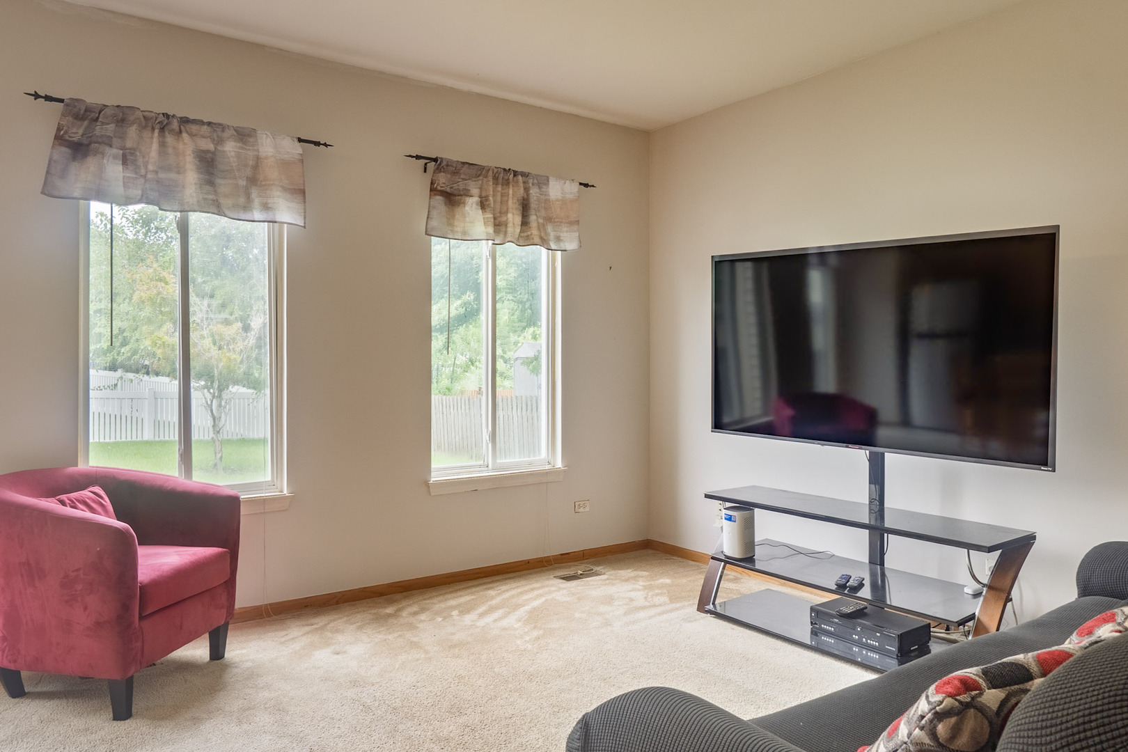 2803 Sun Valley Drive Property Photo 7