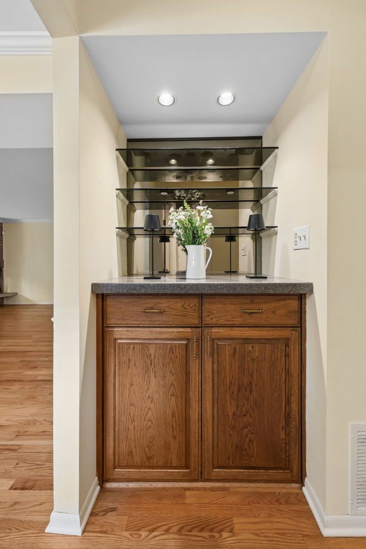 1728 Wildberry Drive G Property Photo 10