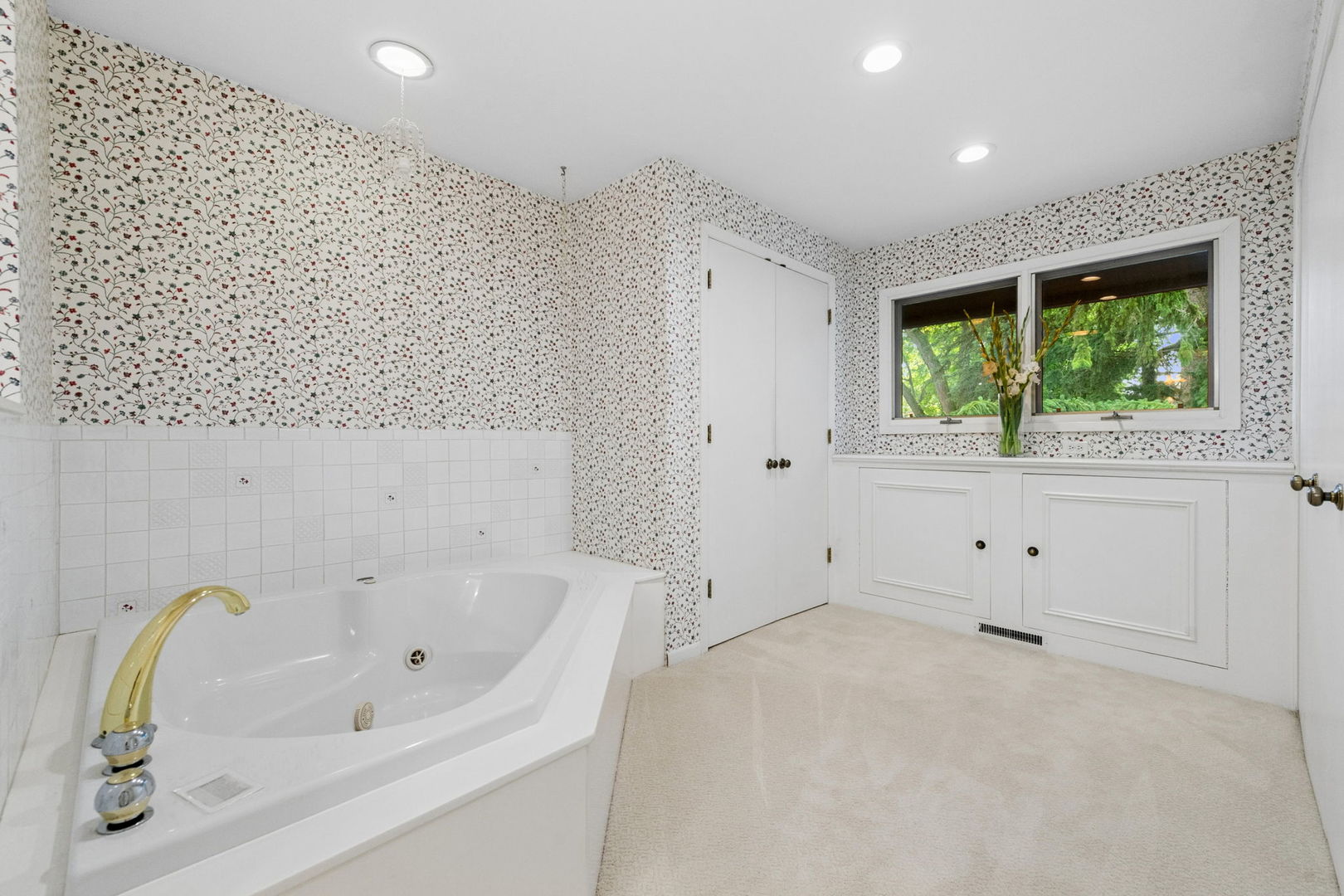 1728 Wildberry Drive G Property Photo 21