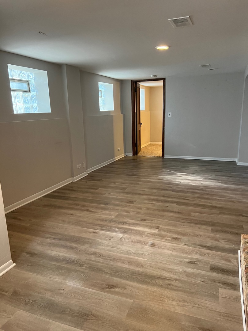 3762 N Kenmore Avenue 1s Property Photo 8