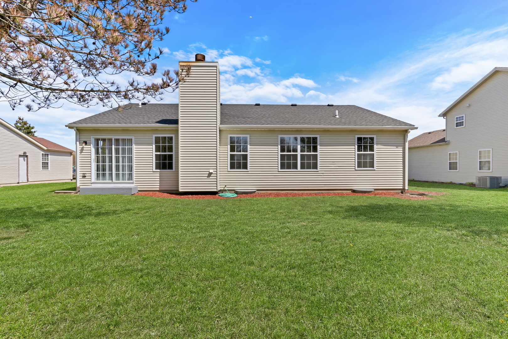 38312 Imperial Lane Property Photo 4