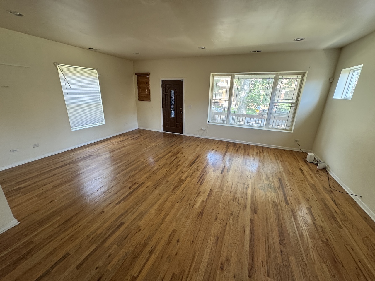 609 E 89th Street Property Photo 6