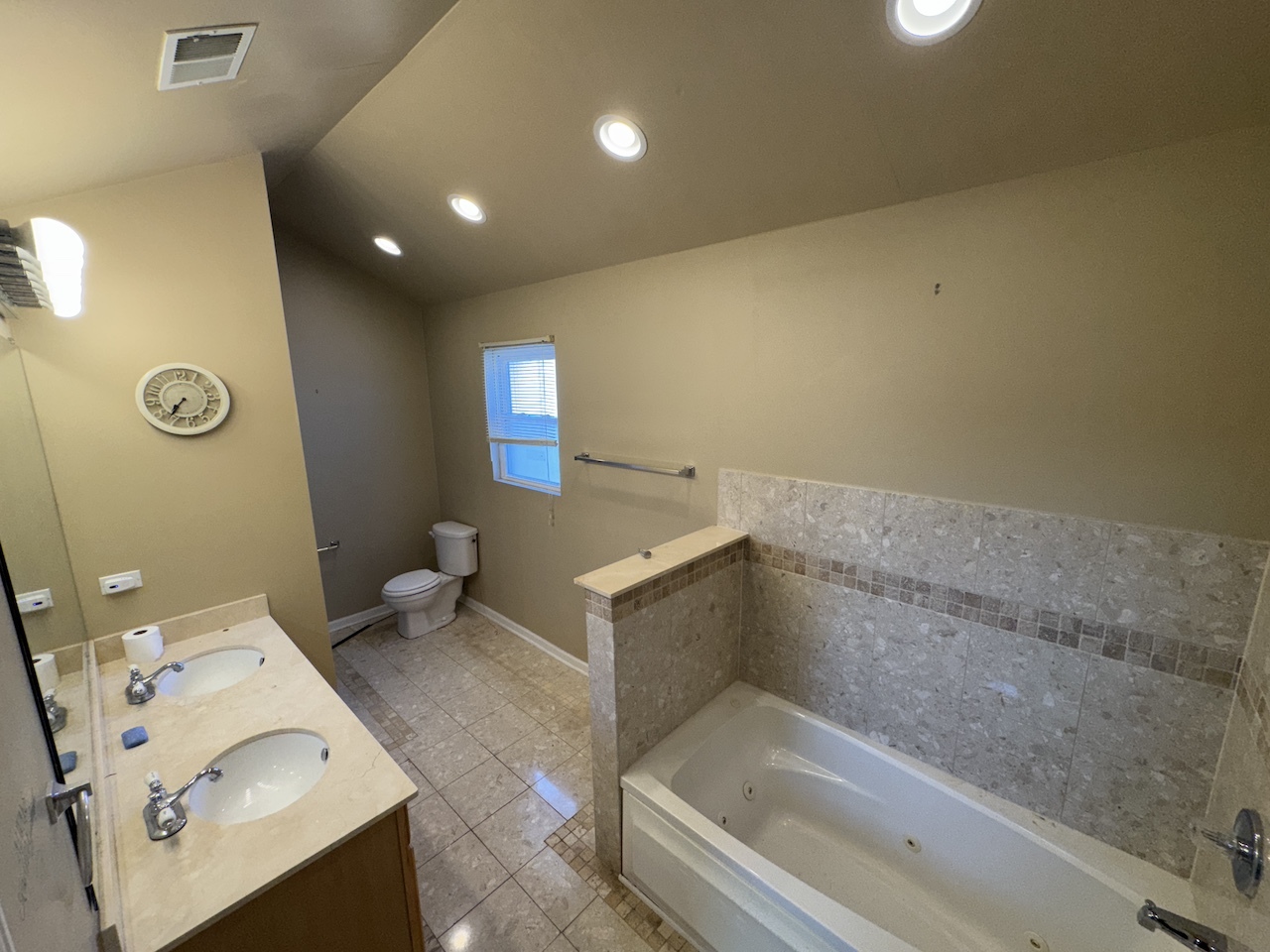 609 E 89th Street Property Photo 8