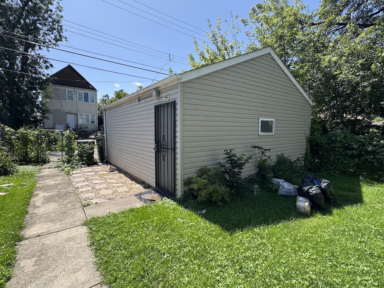 609 E 89th Street Property Photo 22