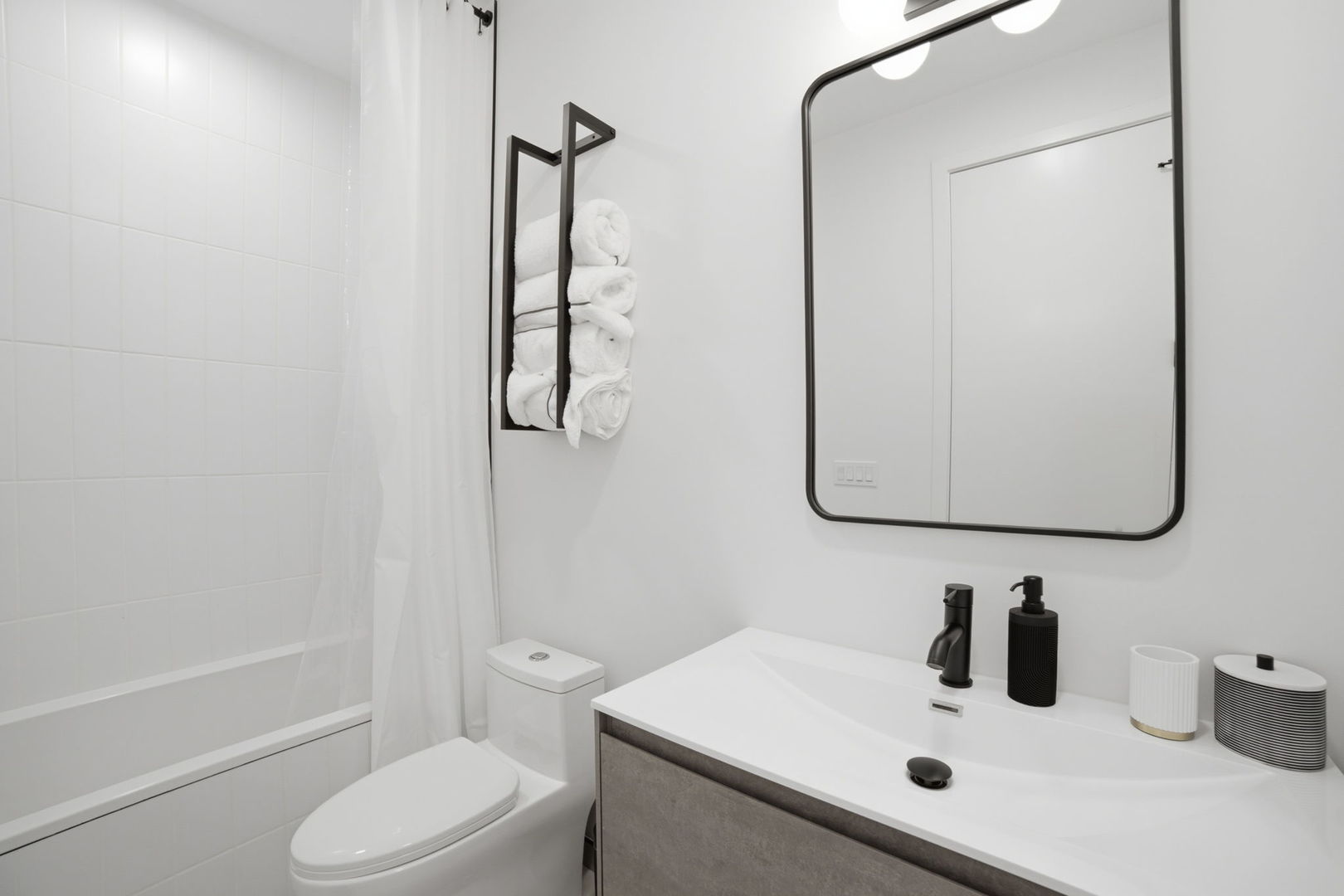 5039 N Winthrop Avenue 2f Property Photo 24