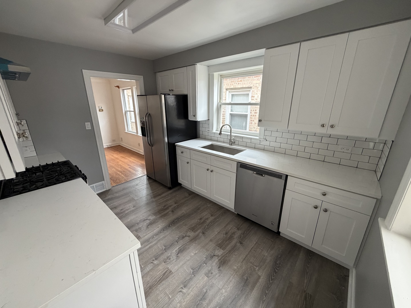 2942 N New England Avenue Property Photo 4