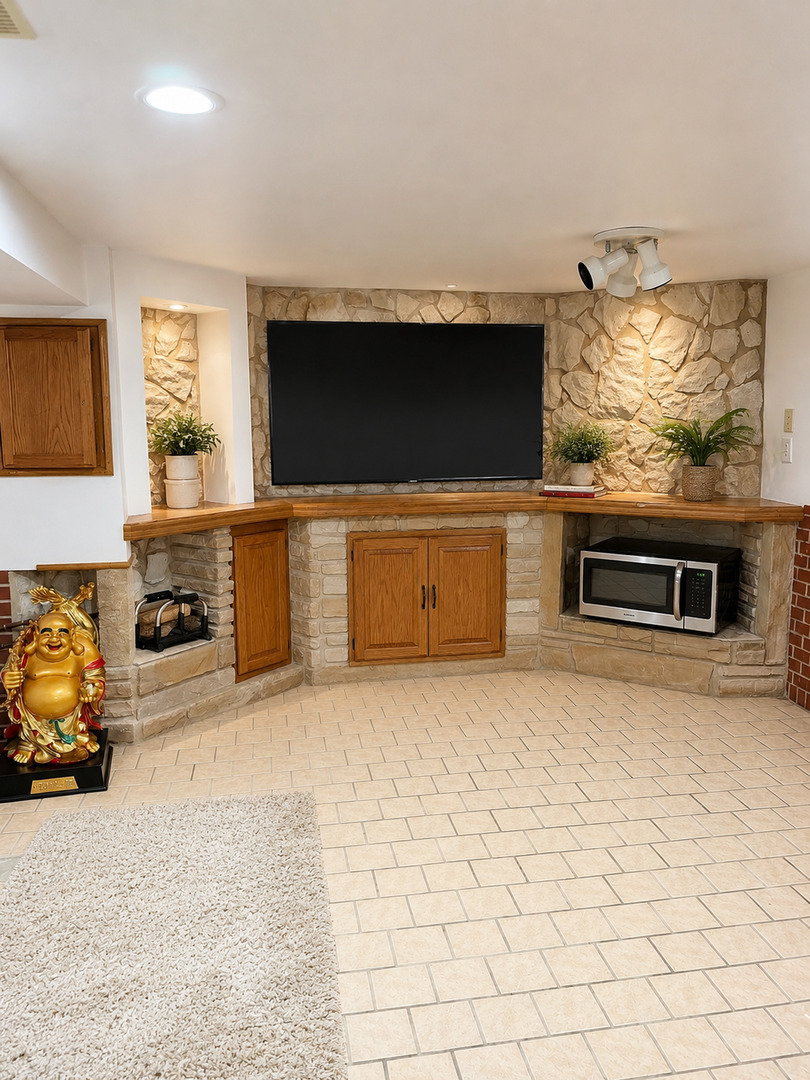 2942 N New England Avenue Property Photo 14