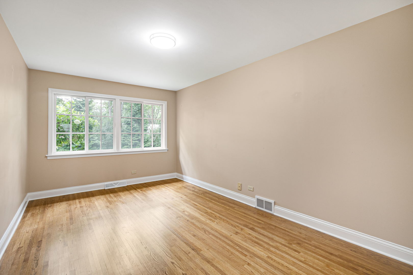 433 W Sheridan Place Property Photo 24