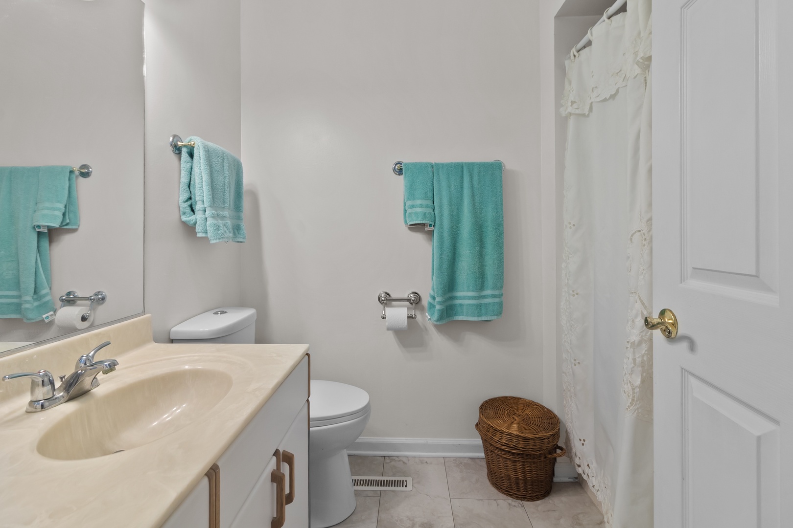 801 Victoria Drive 801 Property Photo 13