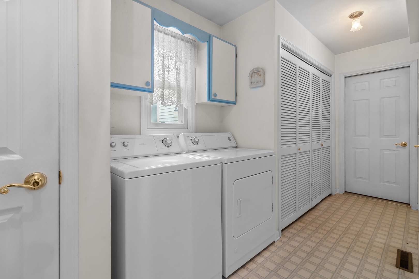 801 Victoria Drive 801 Property Photo 17