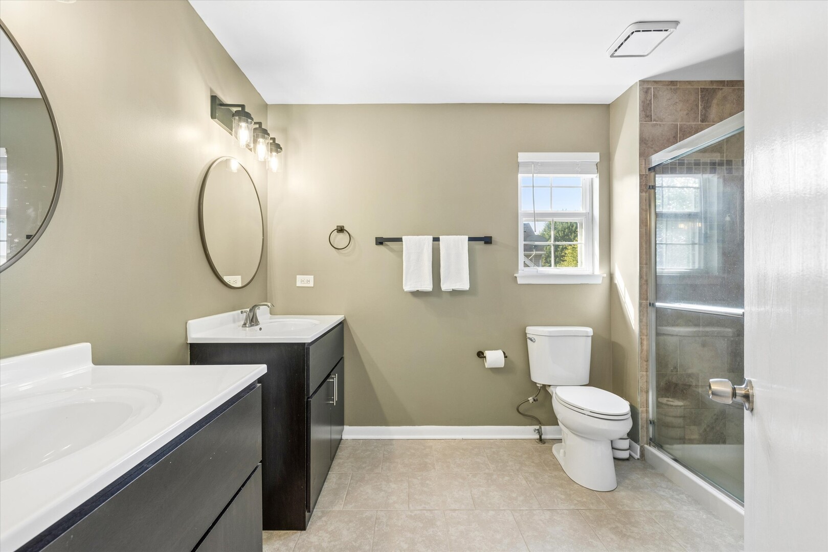 1676 Kennsington Lane Property Photo 17