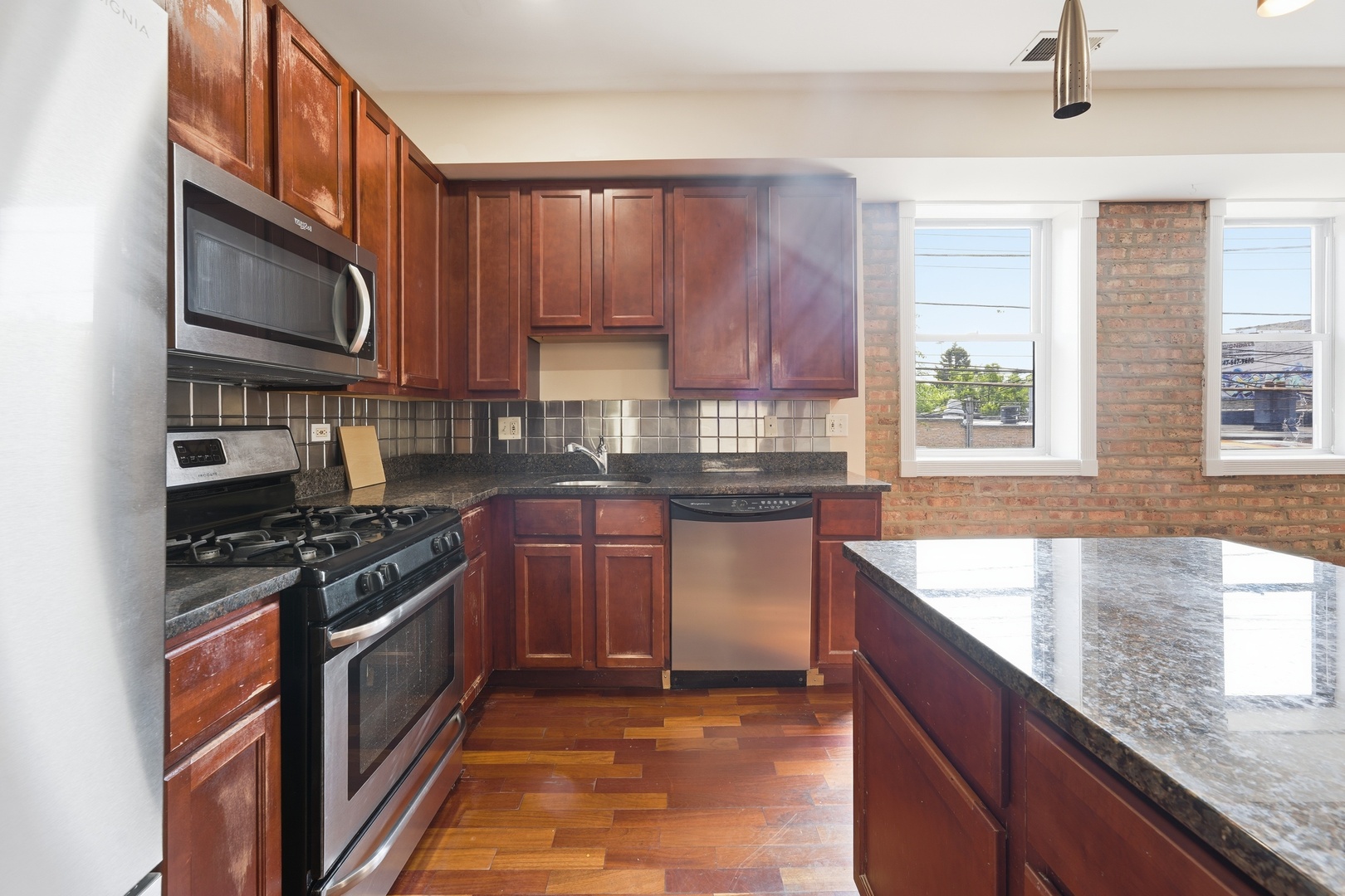 6410 N Hoyne Avenue 2w Property Photo 4