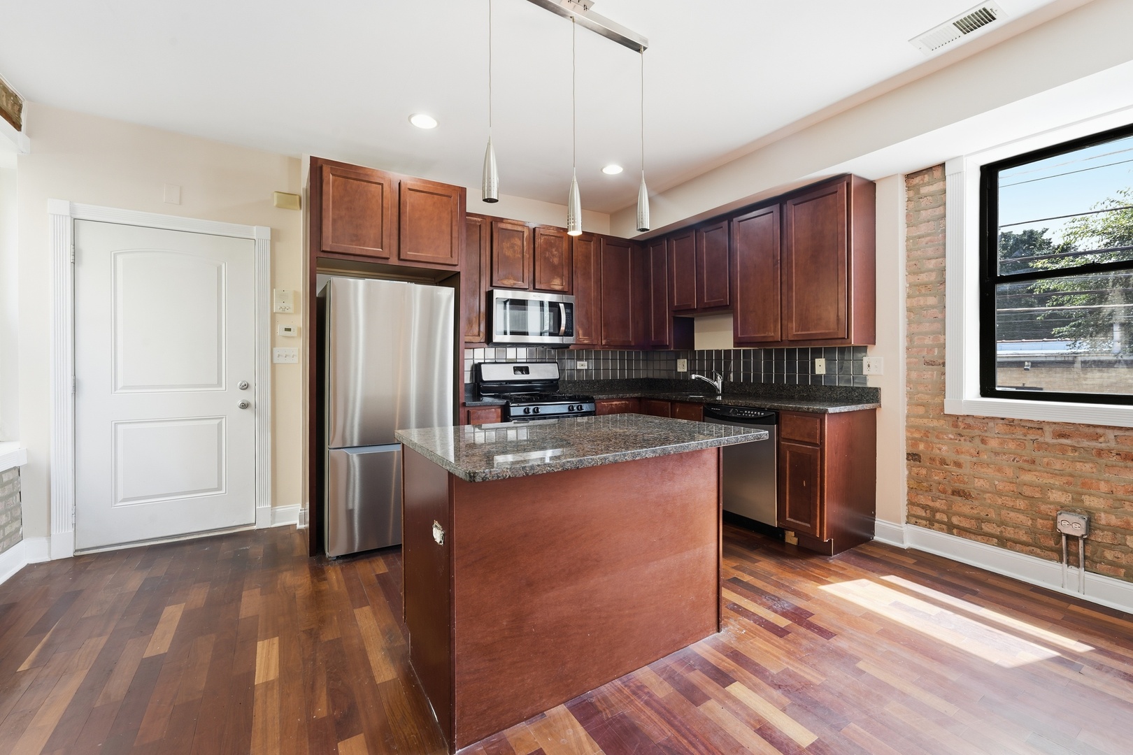 6410 N Hoyne Avenue 2w Property Photo 5