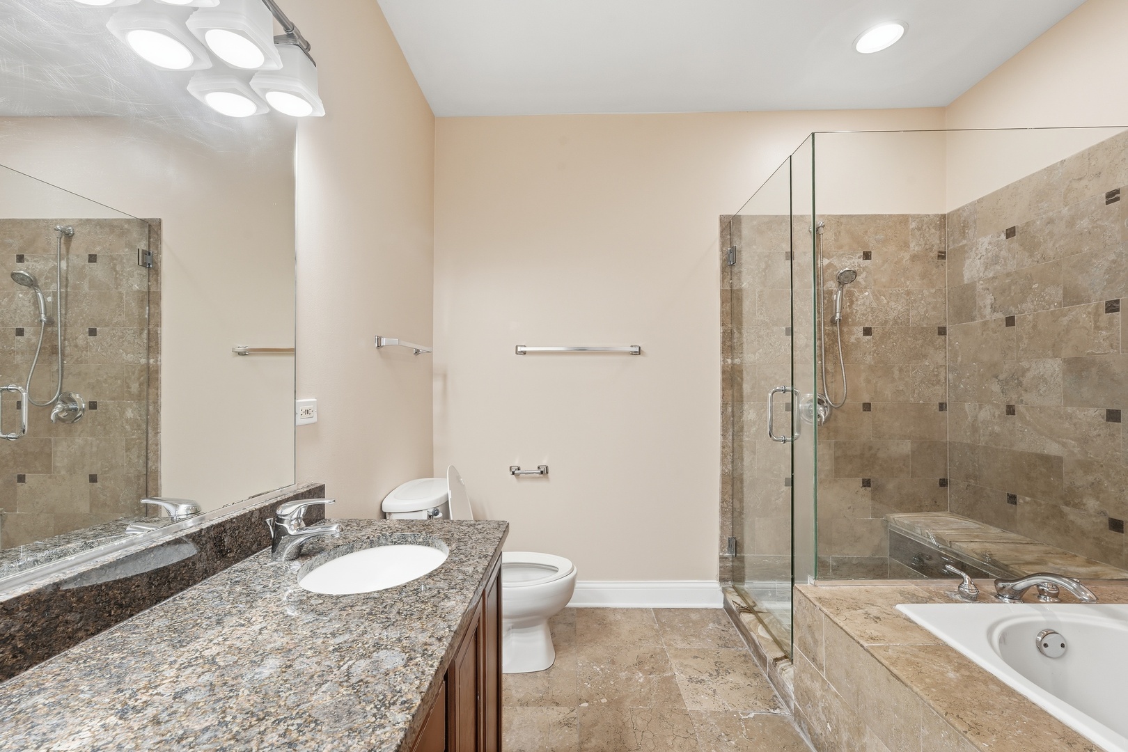 6410 N Hoyne Avenue 2w Property Photo 7