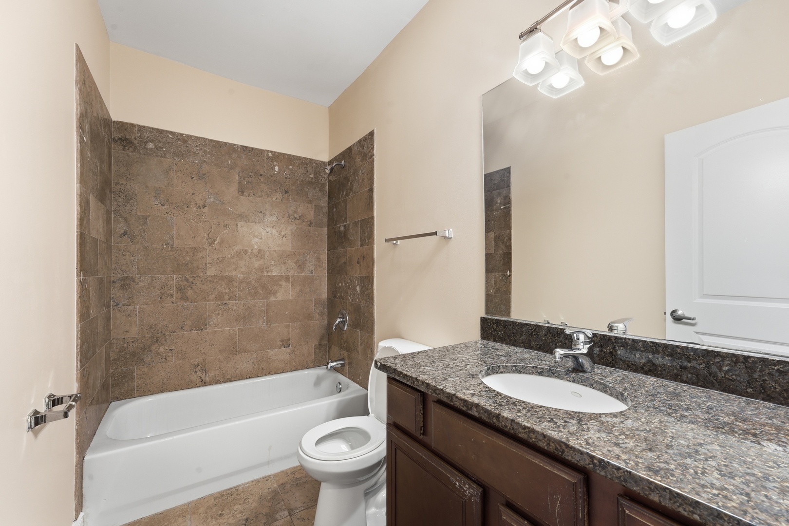 6410 N Hoyne Avenue 2w Property Photo 10