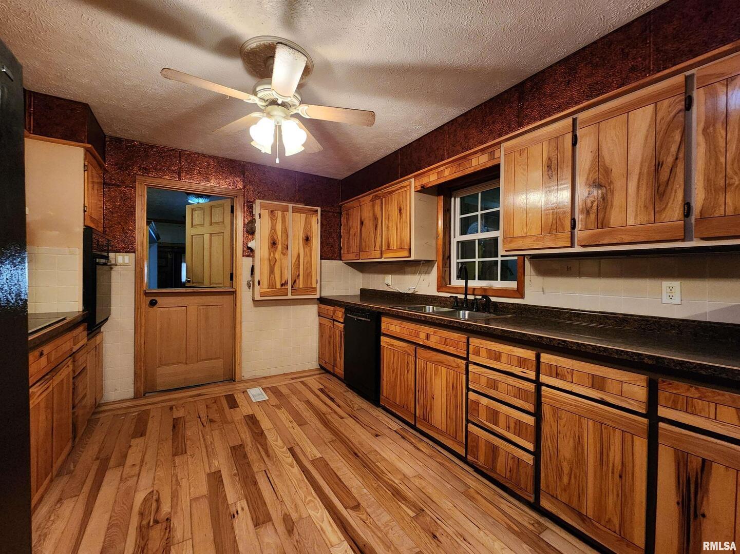 5628 Coal Street Property Photo 5
