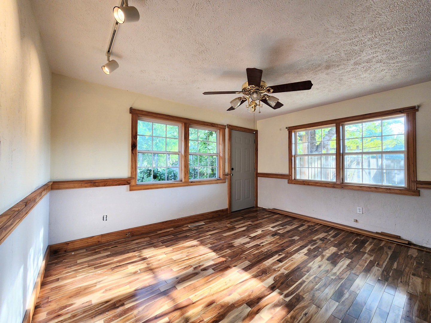 5628 Coal Street Property Photo 8