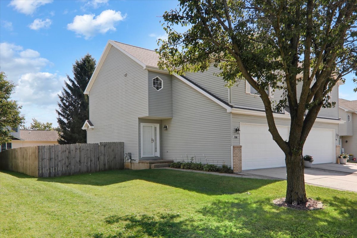 1716 Sunrise Point Property Photo 1