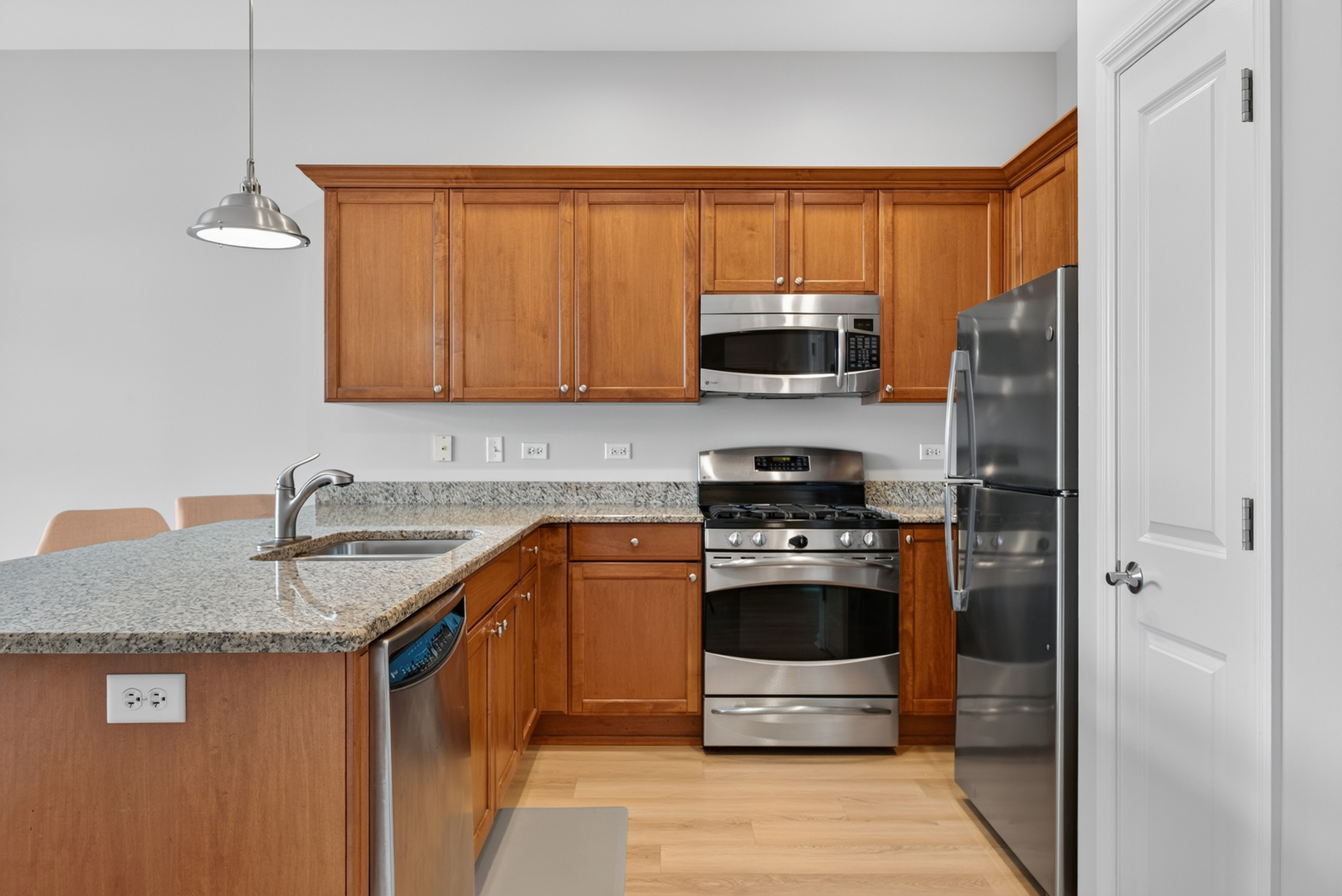 50 N Northwest Highway 204 Property Photo 5