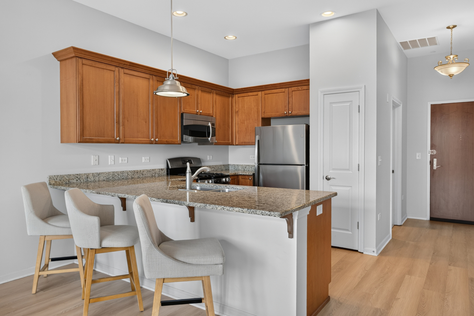 50 N Northwest Highway 204 Property Photo 6