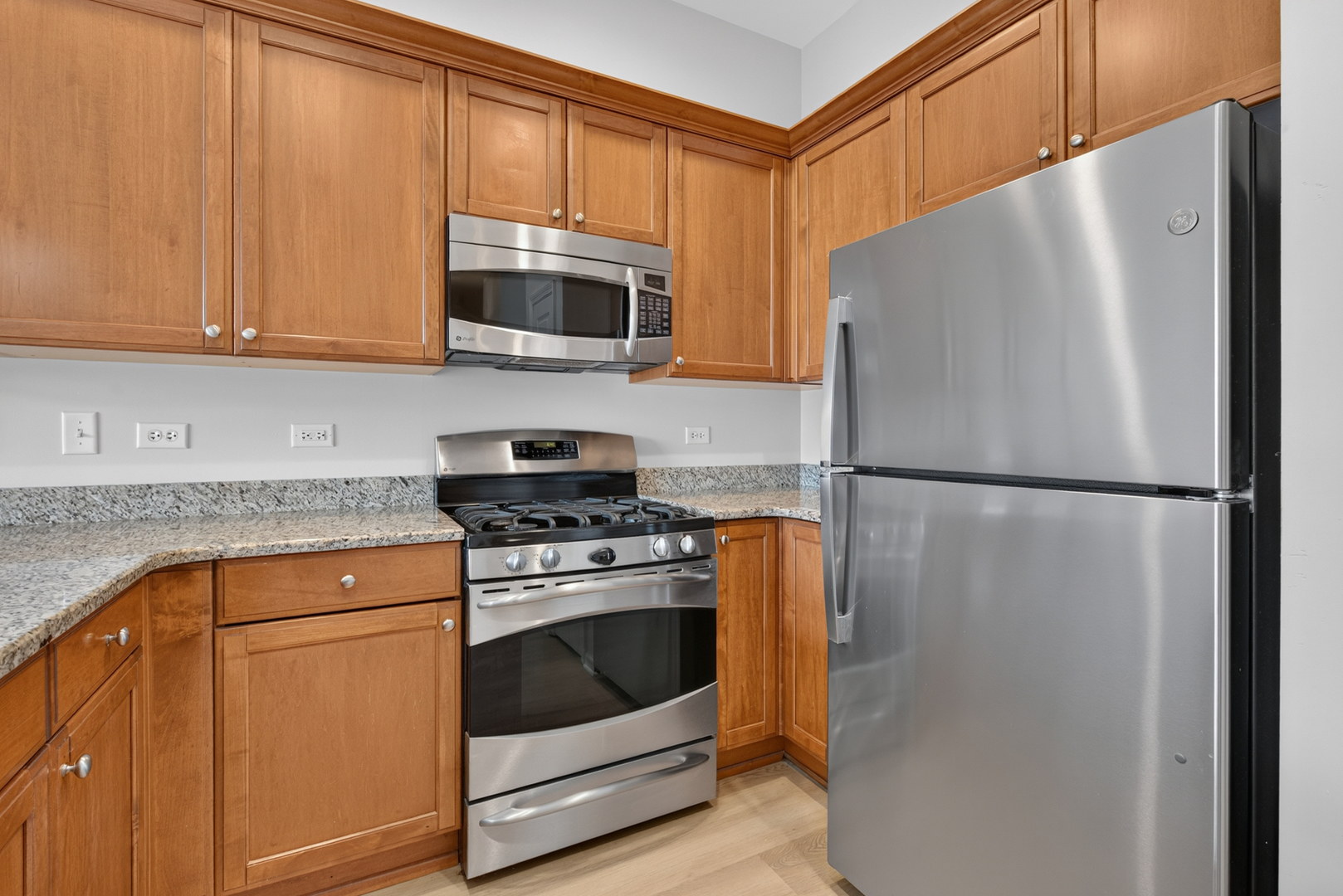 50 N Northwest Highway 204 Property Photo 9