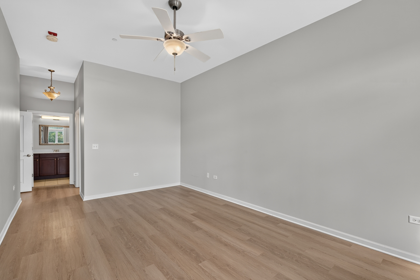 50 N Northwest Highway 204 Property Photo 21