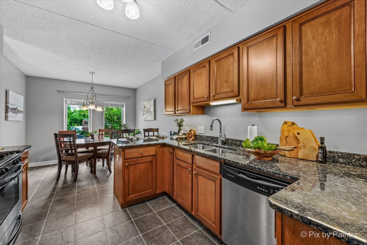 615 Perrie Drive 201 Property Photo 8