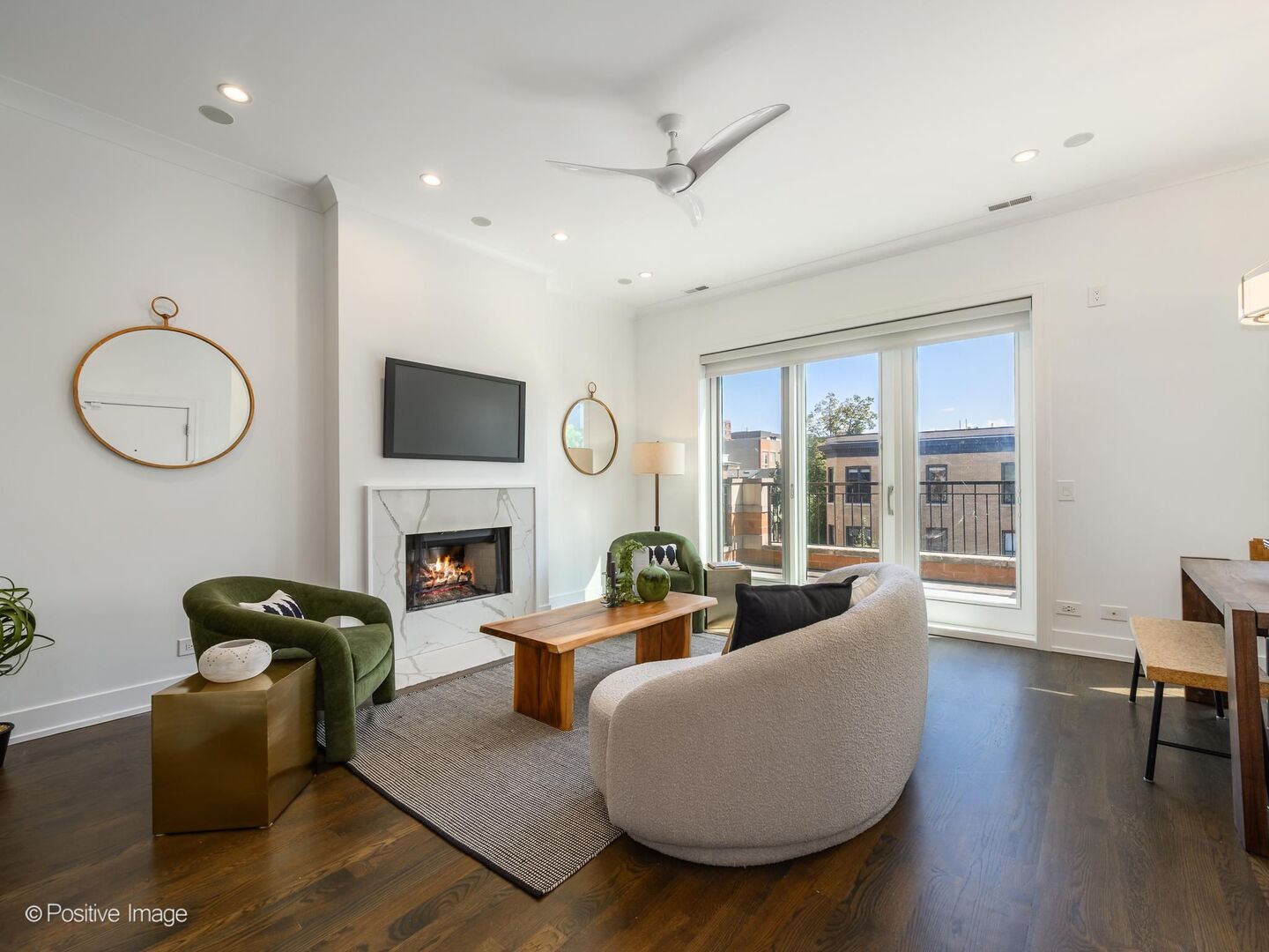 1038 W Diversey Parkway 3e Property Photo 4