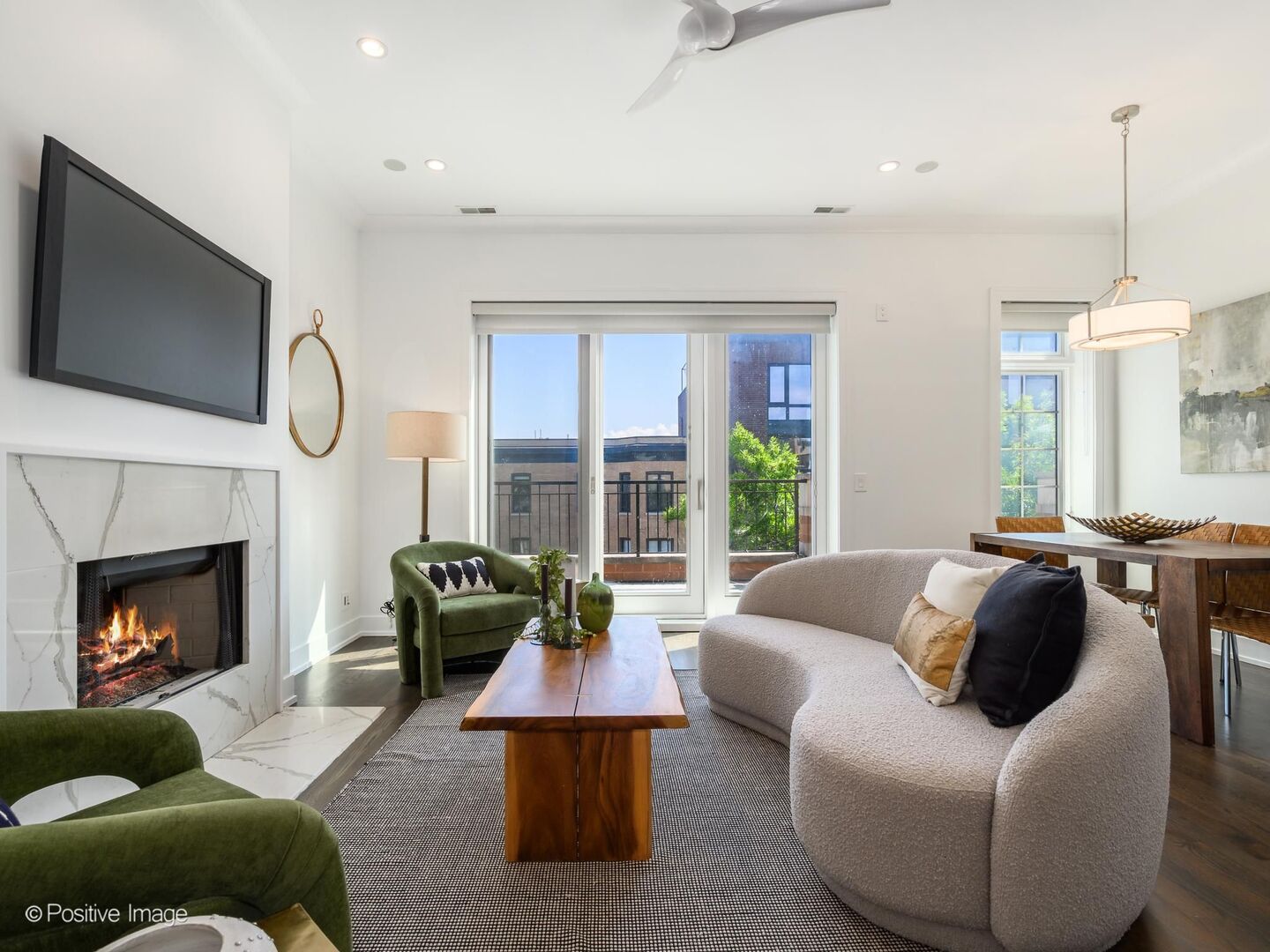 1038 W Diversey Parkway 3e Property Photo 5