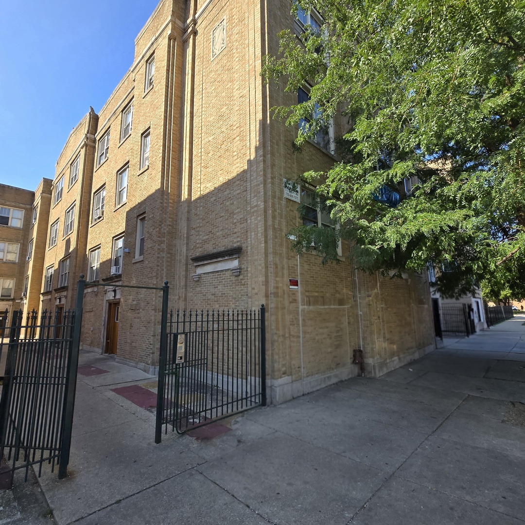 3721 W Flournoy Street Property Photo 1