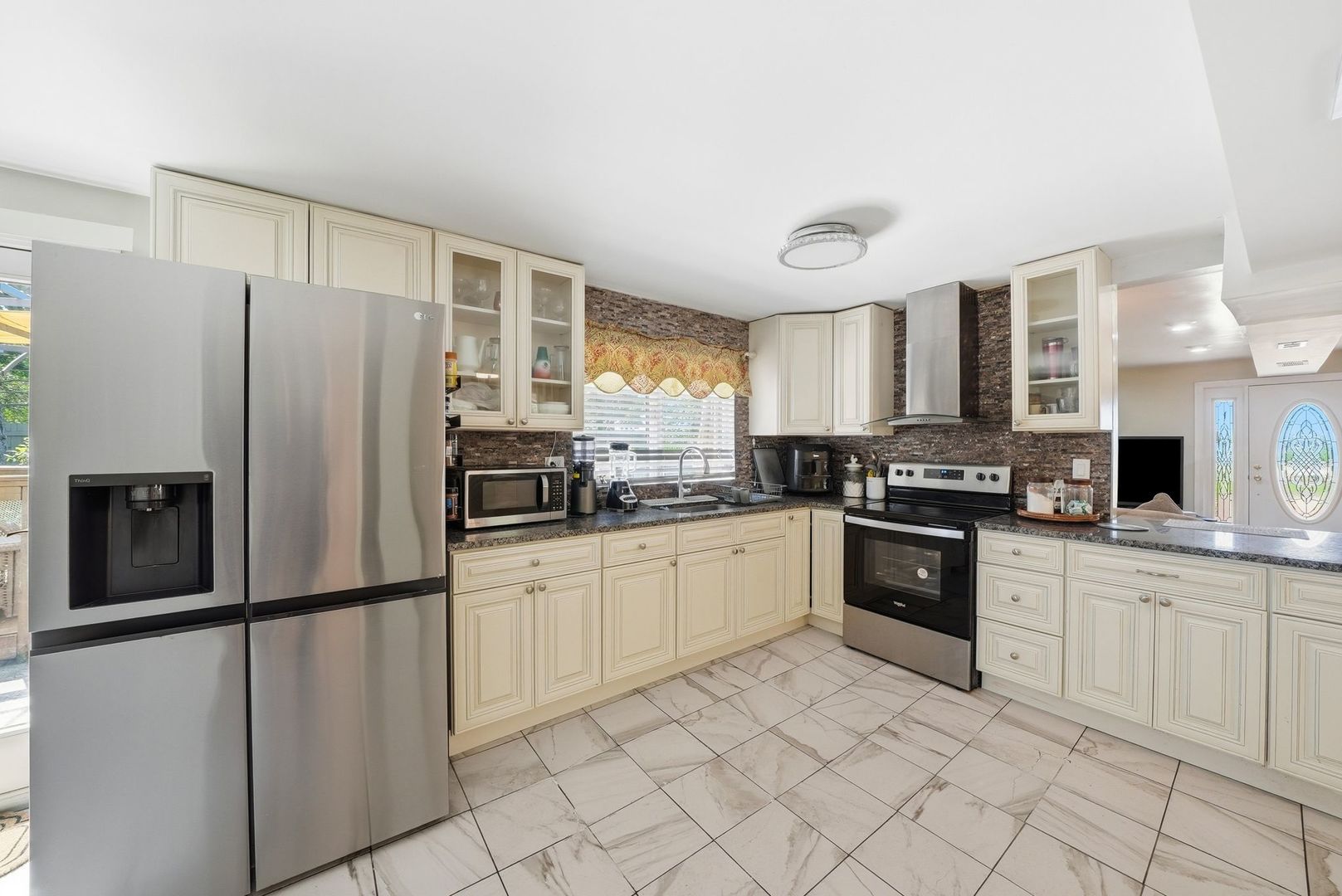 19709 W Schweitzer Road Property Photo 10