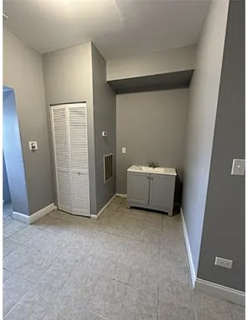 6444 S Eberhart Avenue Property Photo 16
