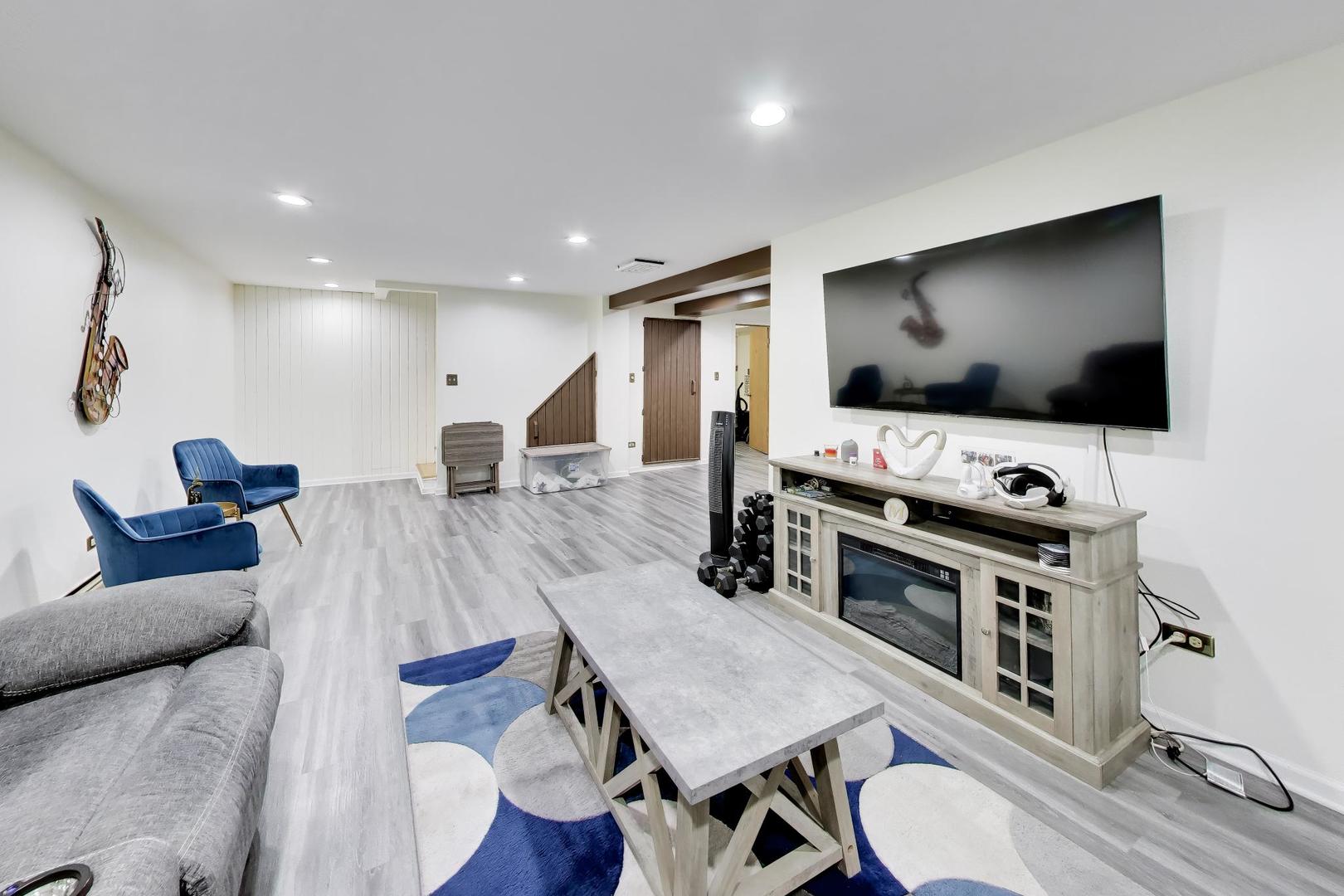 18026 State Line Avenue Property Photo 33