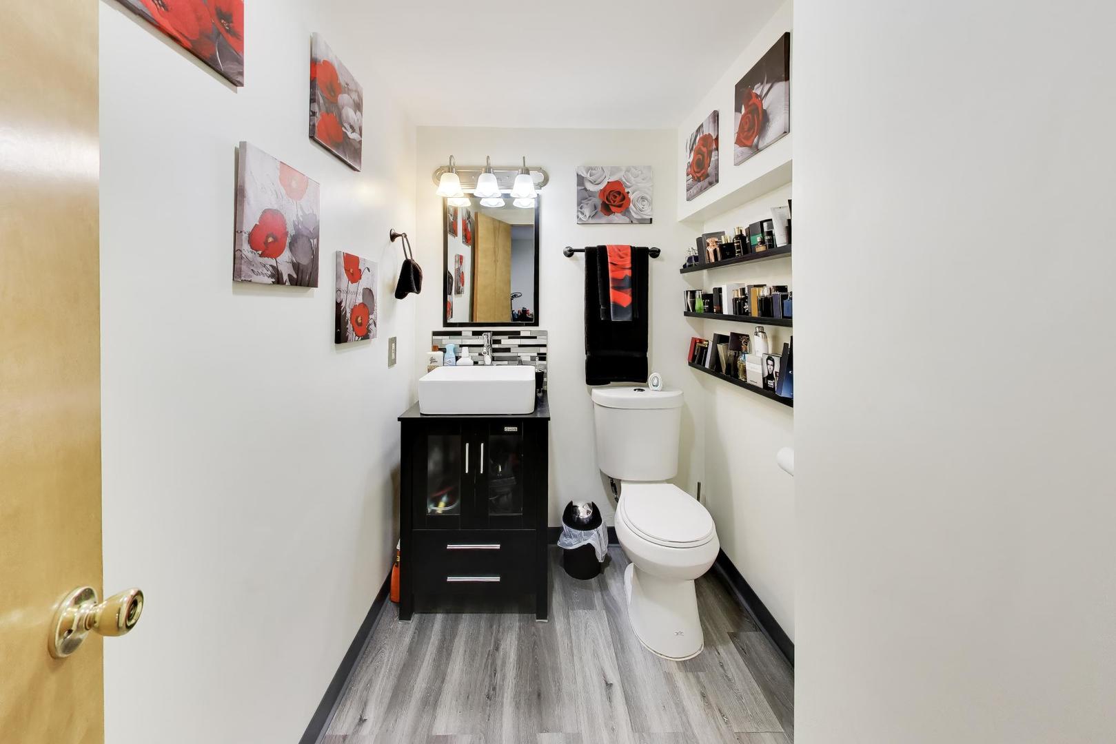 18026 State Line Avenue Property Photo 37