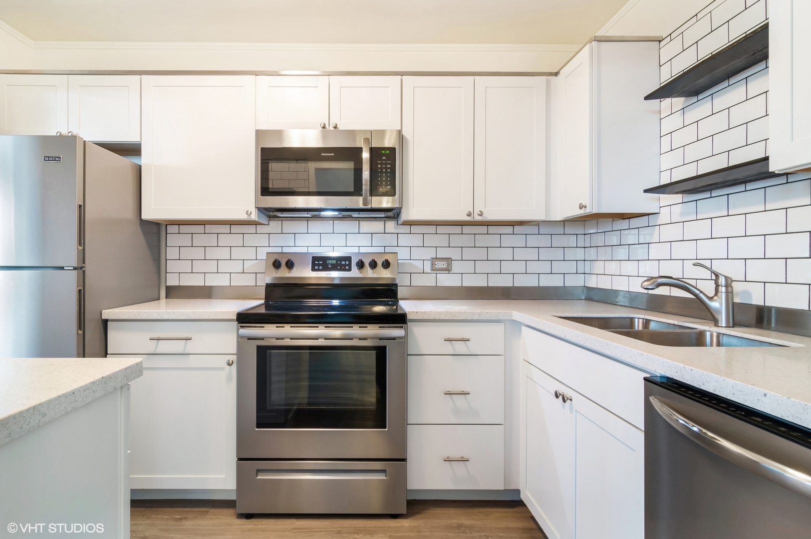 3550 N Lake Shore Drive 1003 Property Photo 11