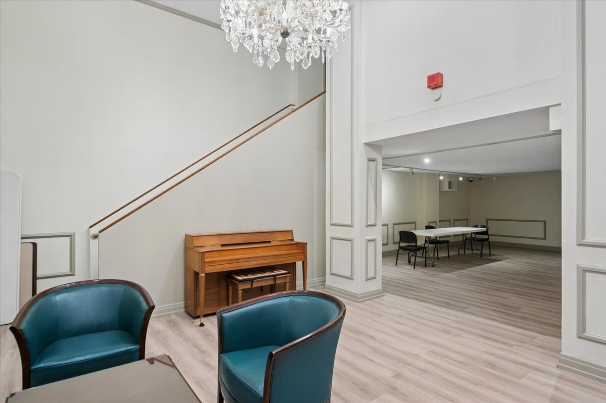 3550 N Lake Shore Drive 1003 Property Photo 23