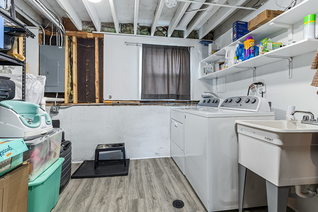 5814 Essex Road Property Photo 13