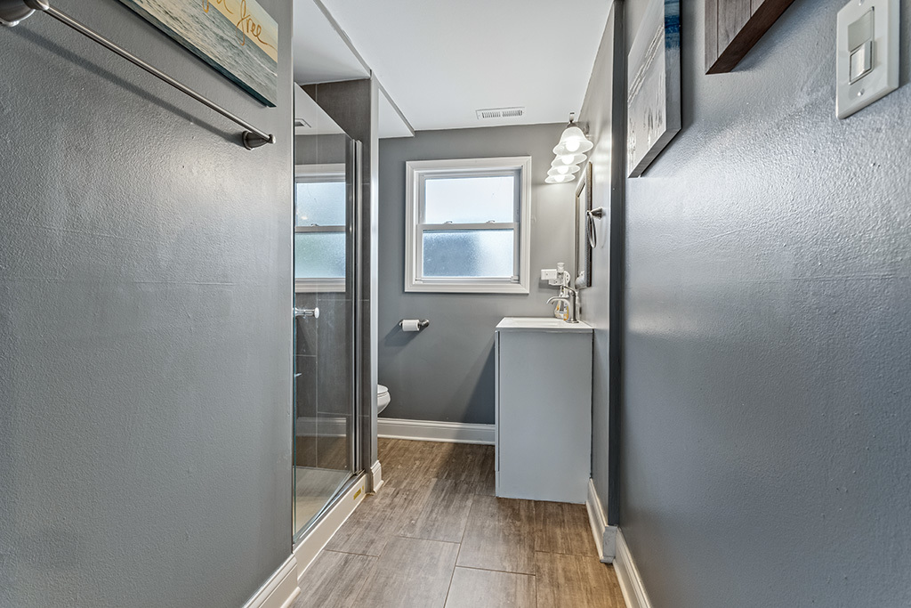 5814 Essex Road Property Photo 14