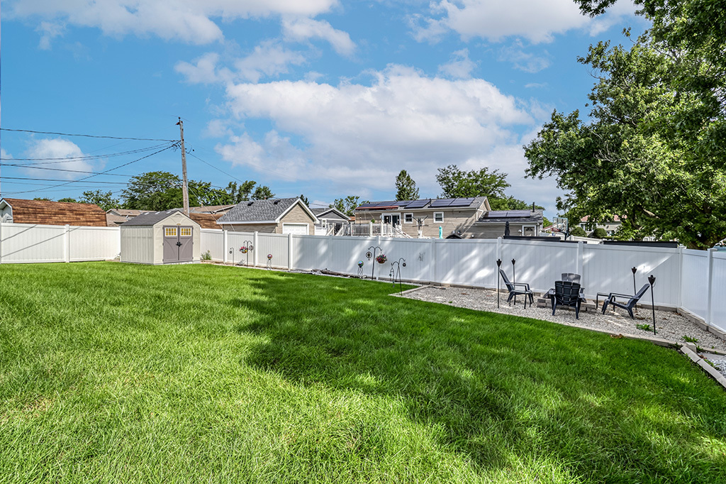 5814 Essex Road Property Photo 17
