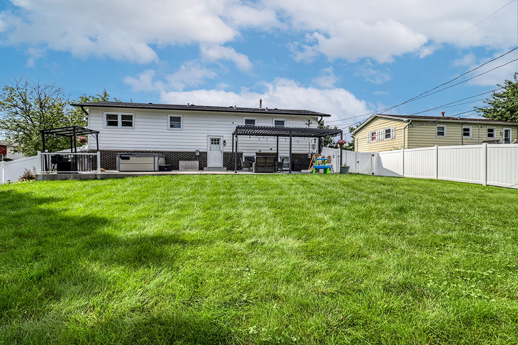5814 Essex Road Property Photo 18