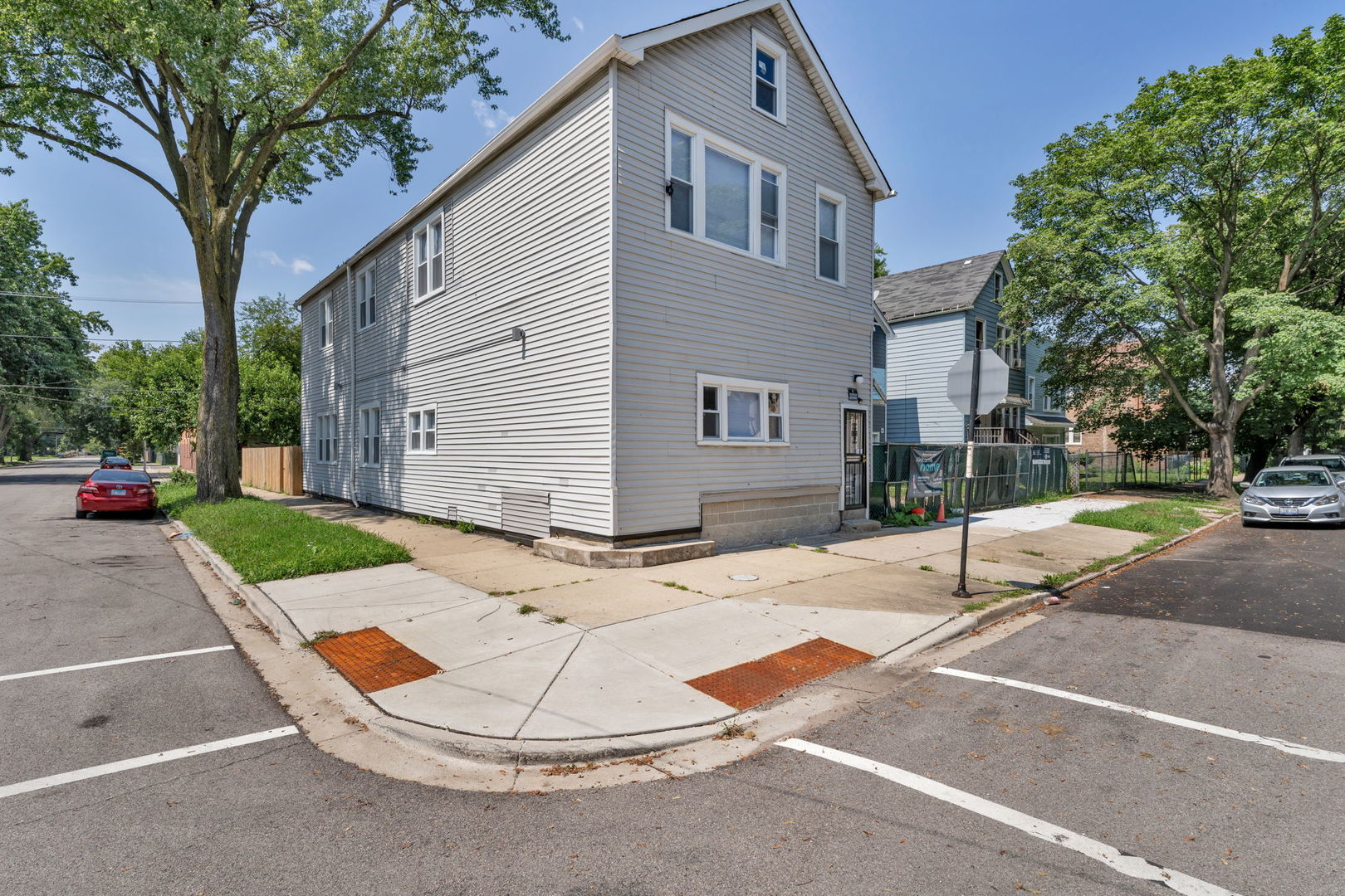 5256 S Carpenter Street Property Photo 1