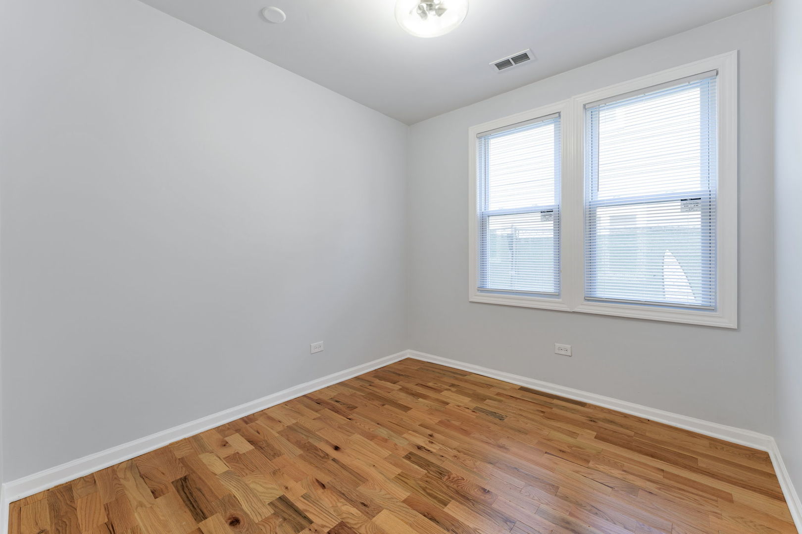 5256 S Carpenter Street Property Photo 5