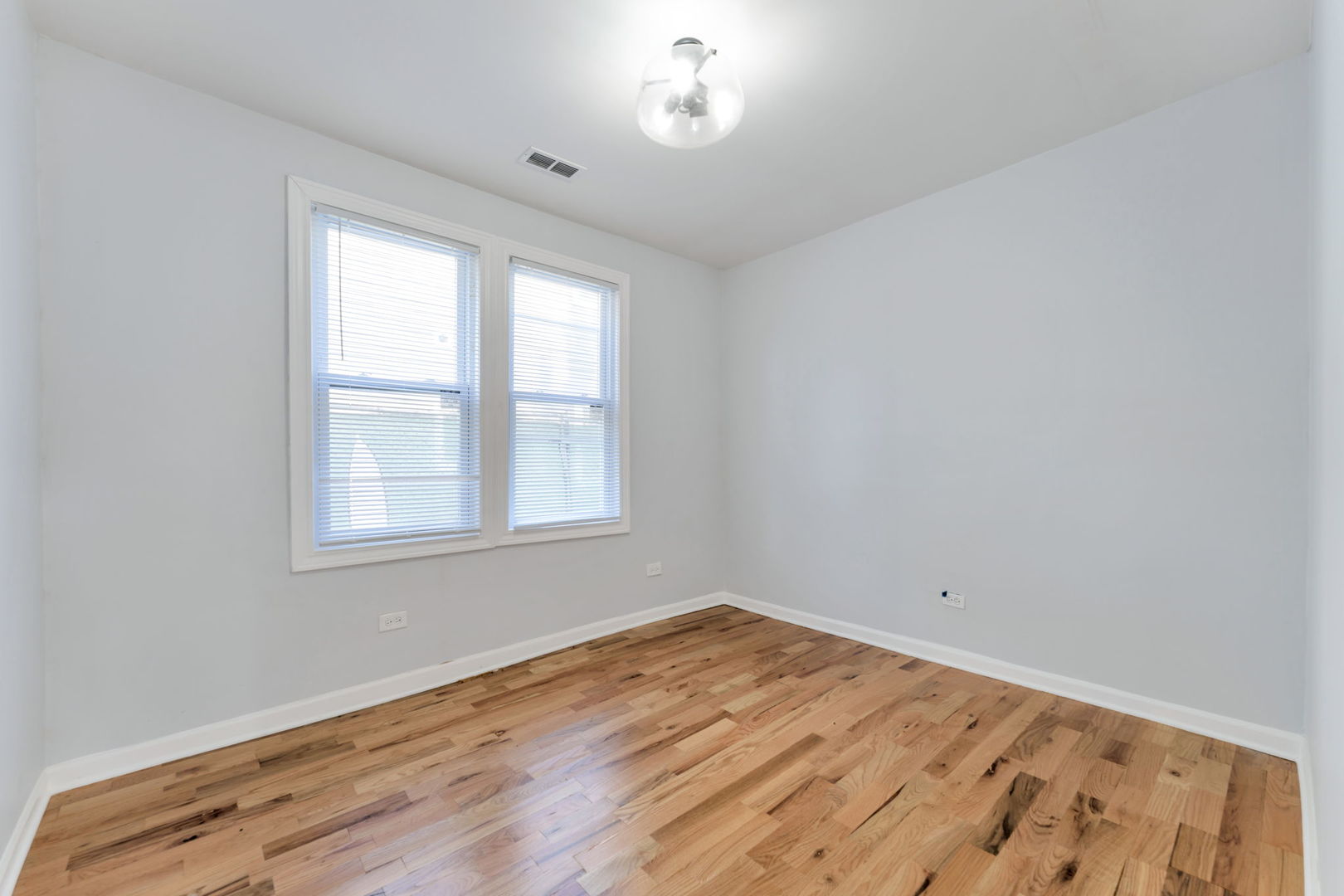 5256 S Carpenter Street Property Photo 10