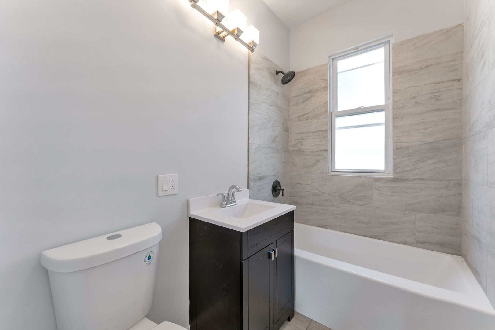 5256 S Carpenter Street Property Photo 11