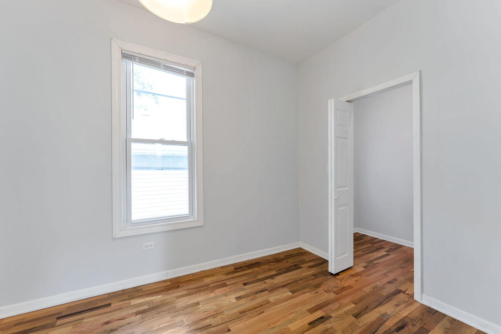 5256 S Carpenter Street Property Photo 12
